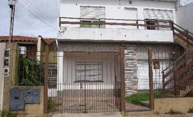 Casa para 2 Familias en venta en Bernal Oeste