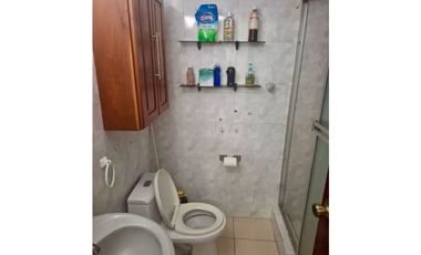 VENDO CASA DE DOS PISOS EN PARQUE LEFEVRE