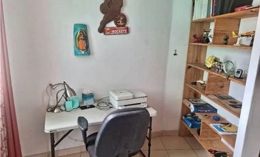 VENDO CASA DE DOS PISOS EN PARQUE LEFEVRE