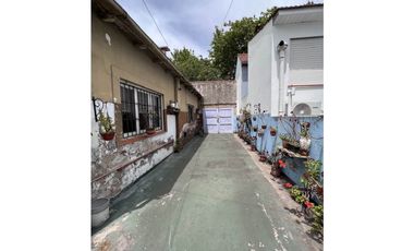 Chalet de 3 ambientes con posibilidad de ampliación. Sobre Avda. Paso.