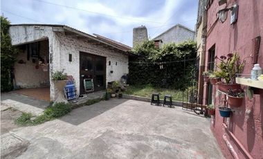 Chalet de 3 ambientes con posibilidad de ampliación. Sobre Avda. Paso.