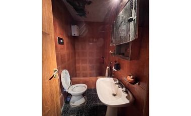 Chalet de 3 ambientes con posibilidad de ampliación. Sobre Avda. Paso.