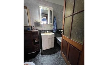 Chalet de 3 ambientes con posibilidad de ampliación. Sobre Avda. Paso.