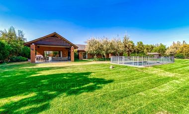Condominio El Algarrobo de Batuco , urbanización de 1er nivel y agua propia