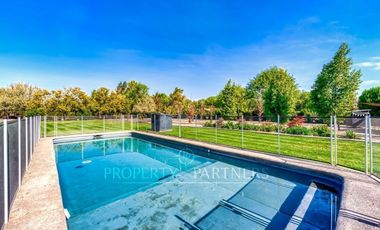 Condominio El Algarrobo de Batuco , urbanización de 1er nivel y agua propia