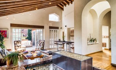 Casa en Venta La Loma Bosques 800m² Remodelada 3 Niveles Fraccionamiento Exclusi