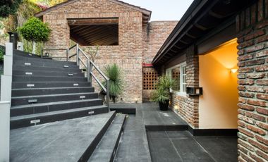 Casa en Venta La Loma Bosques 800m² Remodelada 3 Niveles Fraccionamiento Exclusi