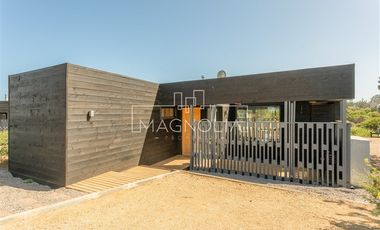 Casa en venta de 3 dorm. en Pichilemu