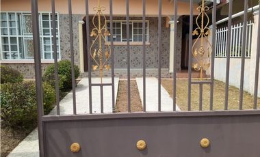 EN VENTA!! Casa en Parques del oeste