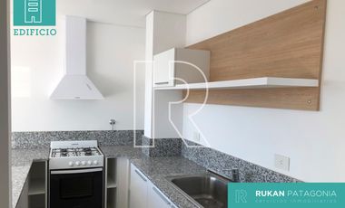 #Alquiler RUKAN PATAGONIA | Dpto. Nivel Ejecutivo de 1 Habitación | Zona CENTRO | Calle DAMEVIN y AV. DEL TRABAJO | Caleta Olivia.-