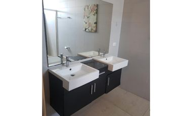 Alquilo hermoso apartamento amoblado en el PH VistaBalboa