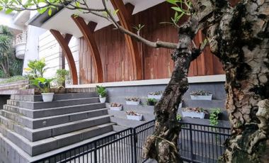 RUMAH MODERN at Jl PANGLIMA POLIM, PANGPOL, KEBAYORAN BARU