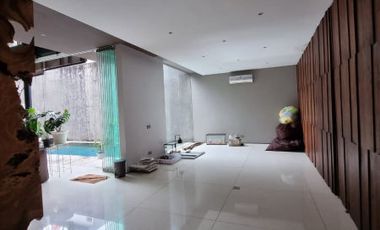 RUMAH MODERN at Jl PANGLIMA POLIM, PANGPOL, KEBAYORAN BARU