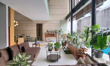 RUMAH MODERN at Jl PANGLIMA POLIM, PANGPOL, KEBAYORAN BARU