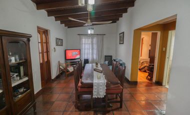 Casa en  Venta Tres Dormiorios La Plata