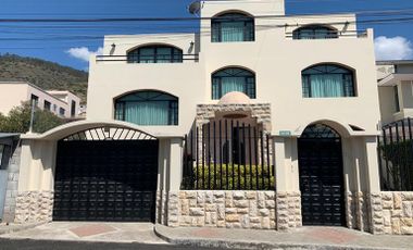Casa Pusuquí - San Gregorio 1: Vendo Hermosa Casa Acabados De Primera Zona Residencial Privada