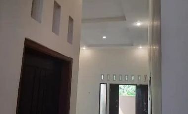 Rumah 2 Lantai Murah Siap Huni di Mojosari Dekat Polres Mojokerto SHM