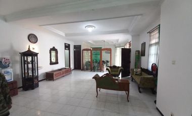 Rumah klampis jalan kembar Full furnished