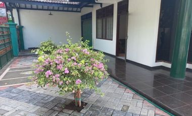 Rumah klampis jalan kembar Full furnished