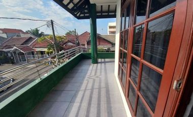 Rumah klampis jalan kembar Full furnished