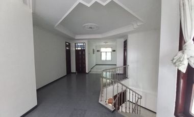 Rumah klampis jalan kembar Full furnished