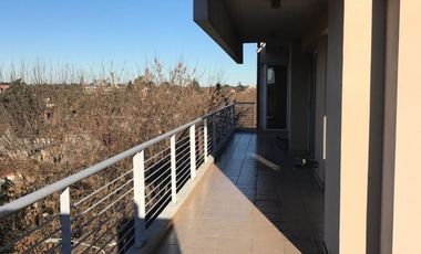 Excelente Piso céntrico con dos cocheras!!