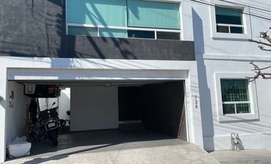 Casa en venta zona Cumbres 3er sector