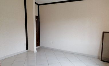 ¡  VENTA DE  CASA  MUY AMPLIA E INICIE SU PROPIO NEGOCIO  ¡