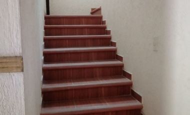 ¡  VENTA DE  CASA  MUY AMPLIA E INICIE SU PROPIO NEGOCIO  ¡