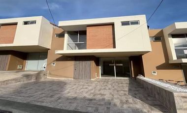 casa en venta en la floresta. Cod V1366
