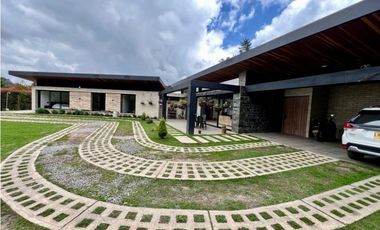 Venta casa campestre En Alto de las Palmas sector lemont