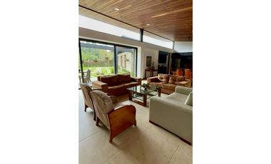 Venta casa campestre En Alto de las Palmas sector lemont