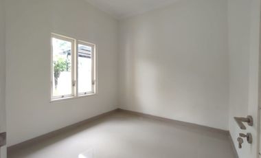 DIJUAL RUMAH SIAP HUNI DEKAT BANDARA ADI SUCIPTO