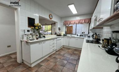 Se arrienda casa comercial en La Foresta, Viña del Mar