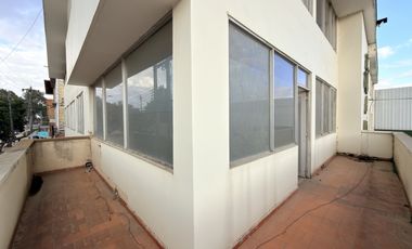 edificio en arriendo en las palmas. Cod A2247