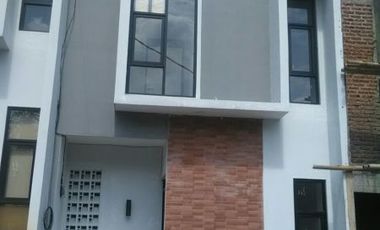 Dijual rumah murah di kota bandung 2LT harga 1LT di Padasuka cimeuyan dkt Terminal