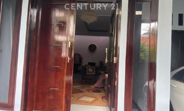 Disewakan Rumah 2 Lantai Dekat Sekolah Unggulan Pondok Kelapa