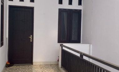 Disewakan Rumah 2 Lantai Dekat Sekolah Unggulan Pondok Kelapa