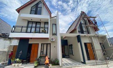 [ Terdekat ke bandara adi sumarmo ] Rumah hadap timur