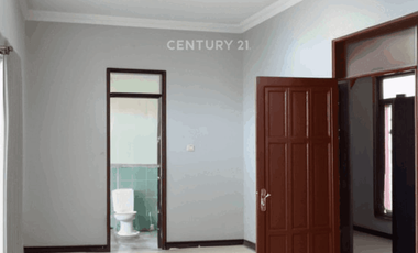 Rumah Luas 4 Kamar Aman Lokasi Pondok Permai 1