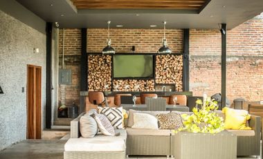 TERRENO EN VENTA POR GALERIAS SANTA ANITA CON AMPLIA TERRAZA