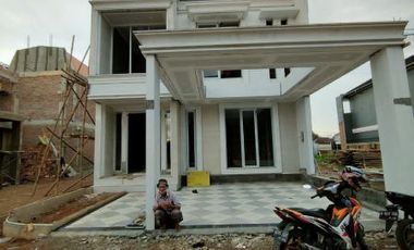 Rumah baru di cluster akses strategis 10 menit toll Jorr Bambu Apus Jakarta timur