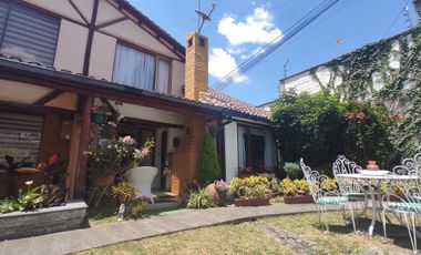 Casa estilo rustico en venta 4 habitaciones sector Sangolqui, Valle de los Chillos