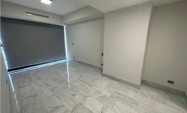 Se Alquila Lujoso Apartamento en Ave Balboa