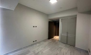 Se Alquila Lujoso Apartamento en Ave Balboa