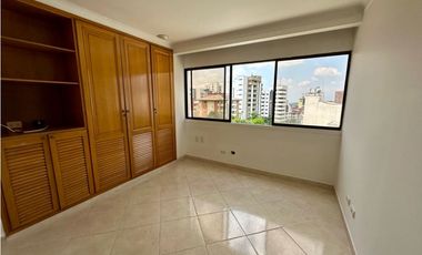 Apartamento en Pinares, 202 m2, 4 habitaciones con excelente ubicación