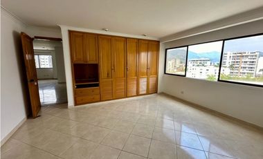 Apartamento en Pinares, 202 m2, 4 habitaciones con excelente ubicación