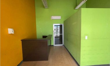 Venta de locales comerciales en Brisas del Golf (Premier Plaza) GTA