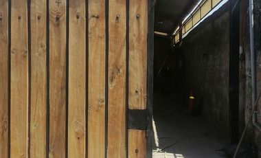 Casa en Arriendo en Casa con estacionamiento y amplio galpón en arriendo en Cerrillos