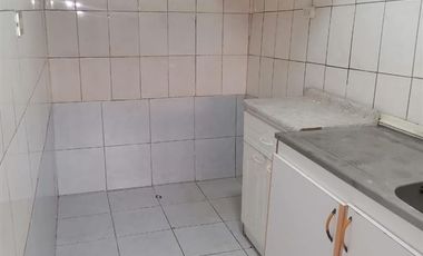 Casa en Arriendo en Casa con estacionamiento y amplio galpón en arriendo en Cerrillos